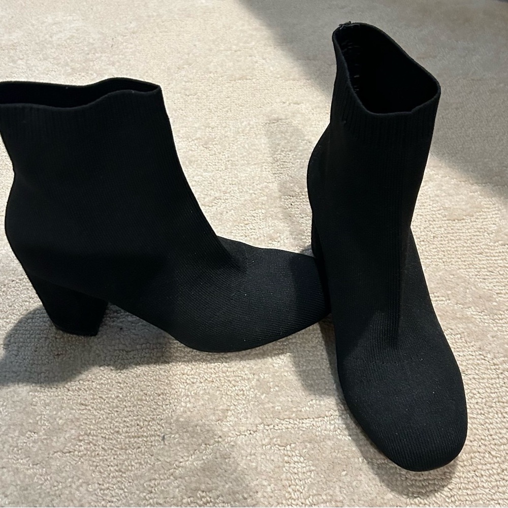 Mia Erika Stretch Bootie size 6.5